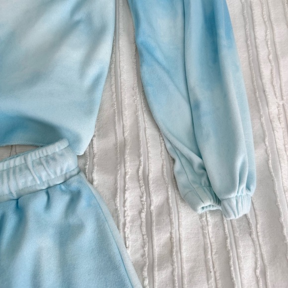 Amazon Light Blue Tie-Dye Lounge Set Size S - Picture 8 of 8